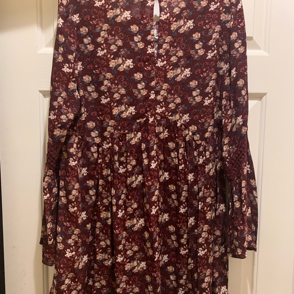 Dress - Picture 3 of 4